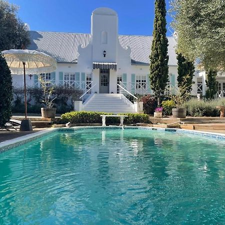 La Belle Guest House Bloemfontein Bagian luar foto