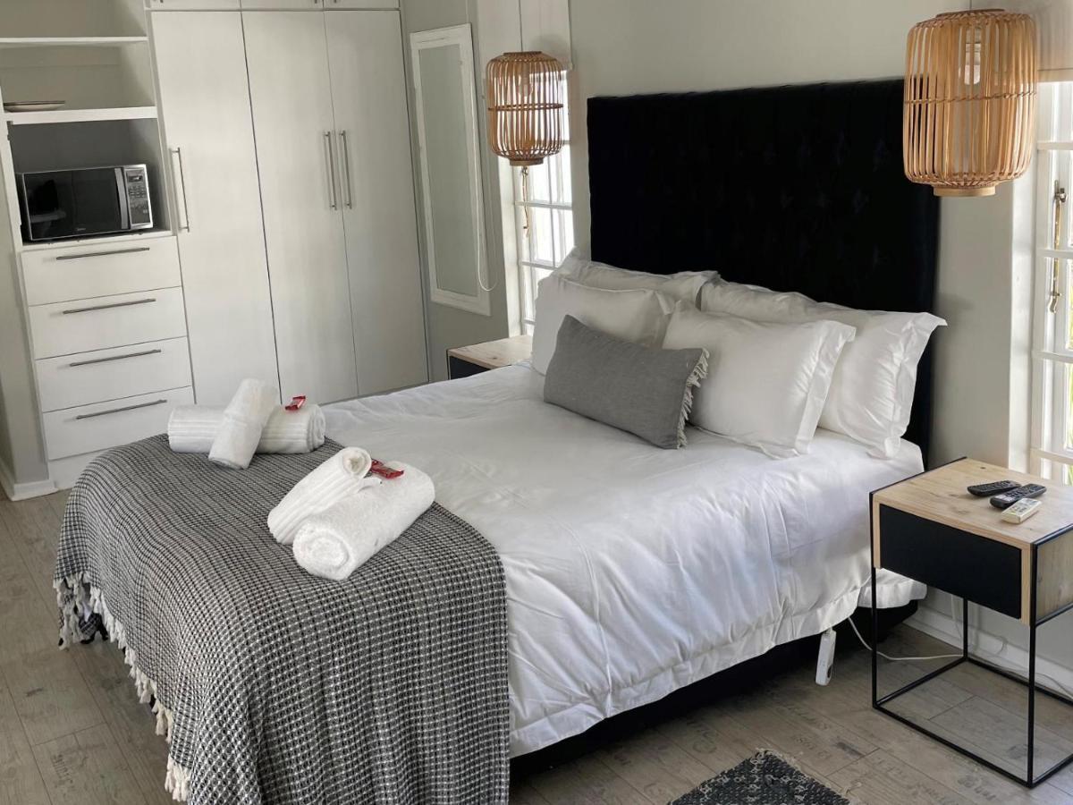 La Belle Guest House Bloemfontein Ruang foto
