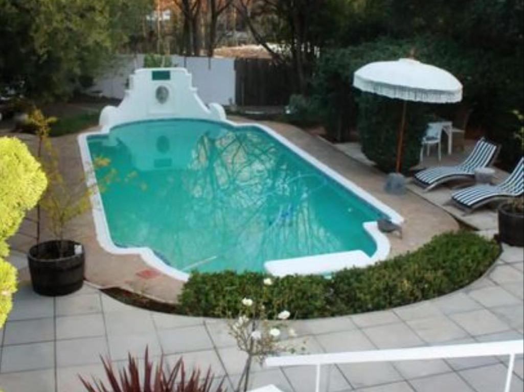 La Belle Guest House Bloemfontein Bagian luar foto
